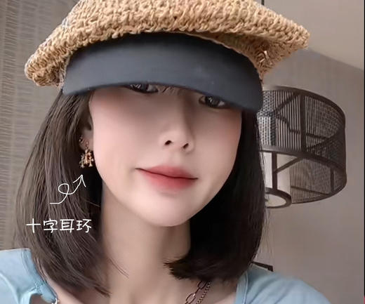 𝐂𝐡𝐫𝐨𝐦𝐞 𝐡𝐞𝐚𝐫𝐭𝐬克罗心  镀金三十字架耳钉 商品图1