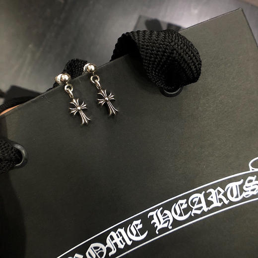 吴亦凡同款十字架吊坠耳钉 商品图2
