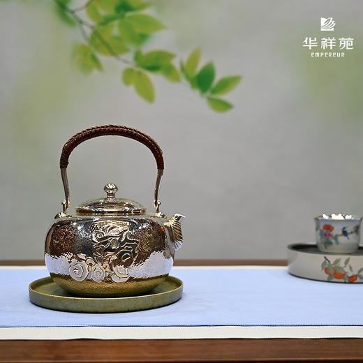 华祥苑-精工山石锤纹银壶1100ml 商品图3