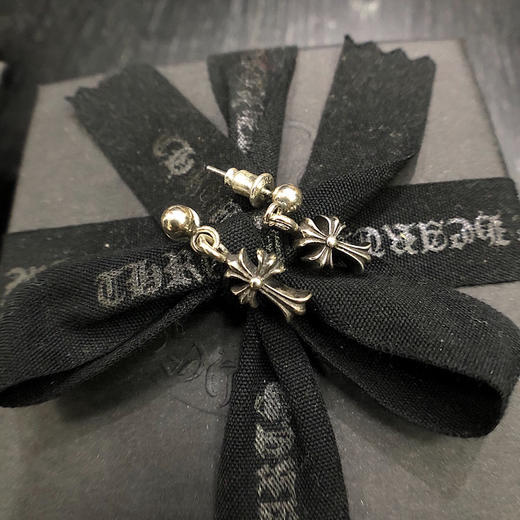 吴亦凡同款十字架吊坠耳钉 商品图3