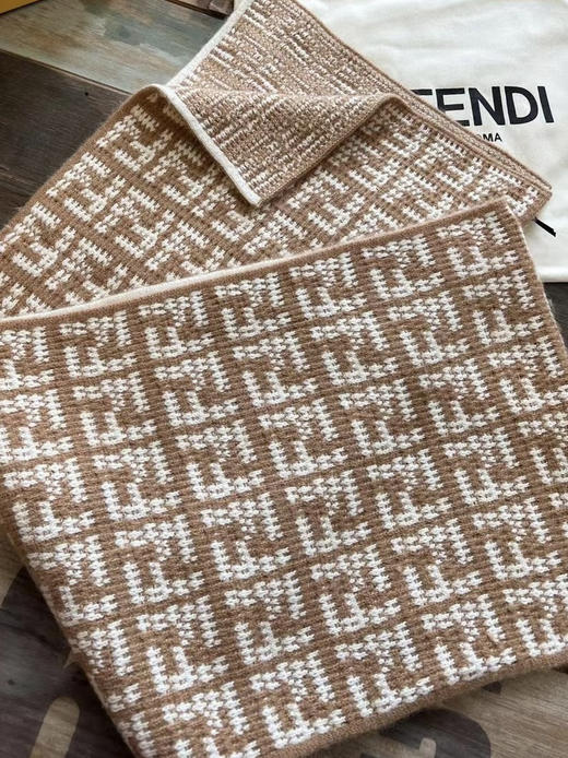 字母提花围巾。30*180 商品图5