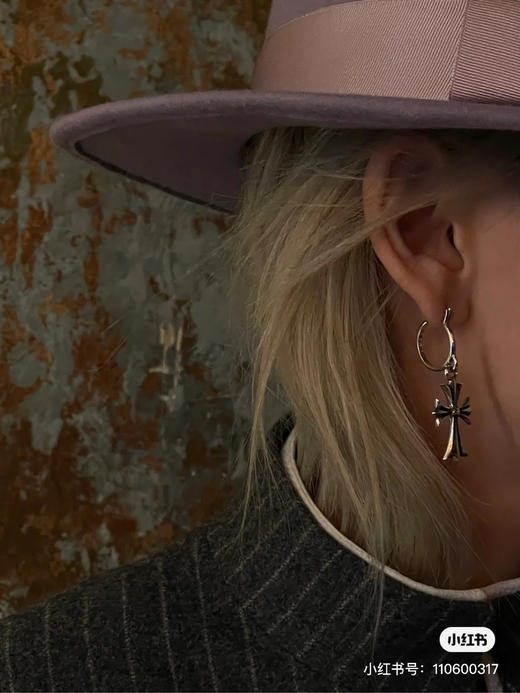 克罗心𝐂𝐡𝐫𝐨𝐦𝐞 𝐡𝐞𝐚𝐫𝐭𝐬  大十字耳钉 商品图0