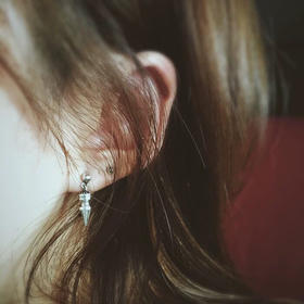 Chome hearts 子弹头钉子耳饰