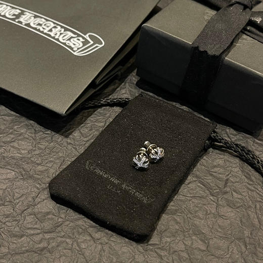 满钻十字花耳钉 商品图4