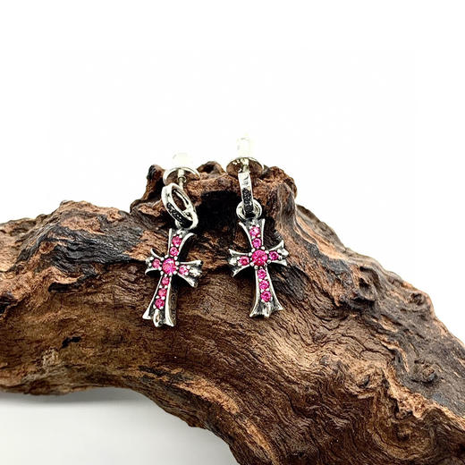 𝗖𝗵𝗿𝗼𝗺𝗲 𝗛𝗲𝗮𝗿𝘁𝘀 Babyfat 镶红钻耳钉 商品图5