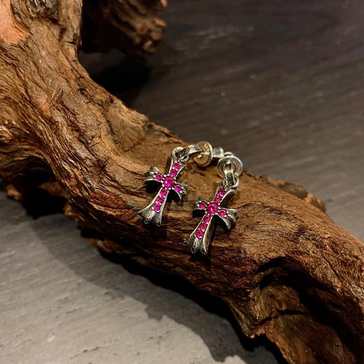 𝗖𝗵𝗿𝗼𝗺𝗲 𝗛𝗲𝗮𝗿𝘁𝘀 Babyfat 镶红钻耳钉 商品图2