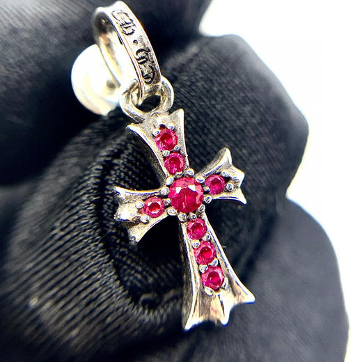 𝗖𝗵𝗿𝗼𝗺𝗲 𝗛𝗲𝗮𝗿𝘁𝘀 Babyfat 镶红钻耳钉 商品图0