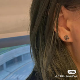 𝐂𝐡𝐫𝐨𝐦𝐞 𝐡𝐞𝐚𝐫𝐭𝐬  Babyfat 十字架耳钉