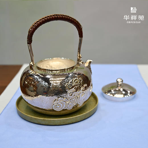 华祥苑-精工山石锤纹银壶1100ml 商品图2