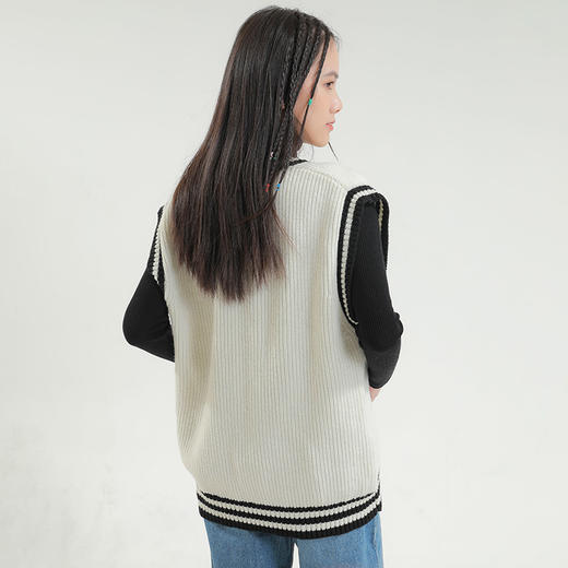 大英博物馆盖亚安德森猫系列羊毛针织V领毛衣马甲 商品图3