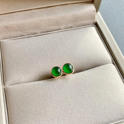 冰种阳绿翡翠蛋面耳钉18k黄金镶嵌 商品图2