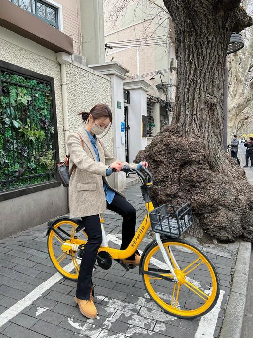 Self Who2022秋款前开叉弹力高腰显瘦微喇紧身黑色拖地牛仔长裤 商品图2