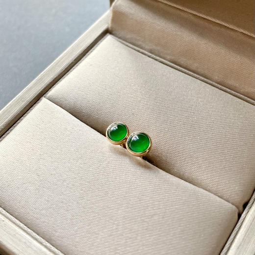 冰种阳绿翡翠蛋面耳钉18k黄金镶嵌 商品图5