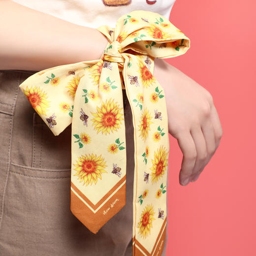 【赵健的读书日记】乐乐趣珍藏精装绘本-《当小脚慢下来》赠送丝带 商品图2