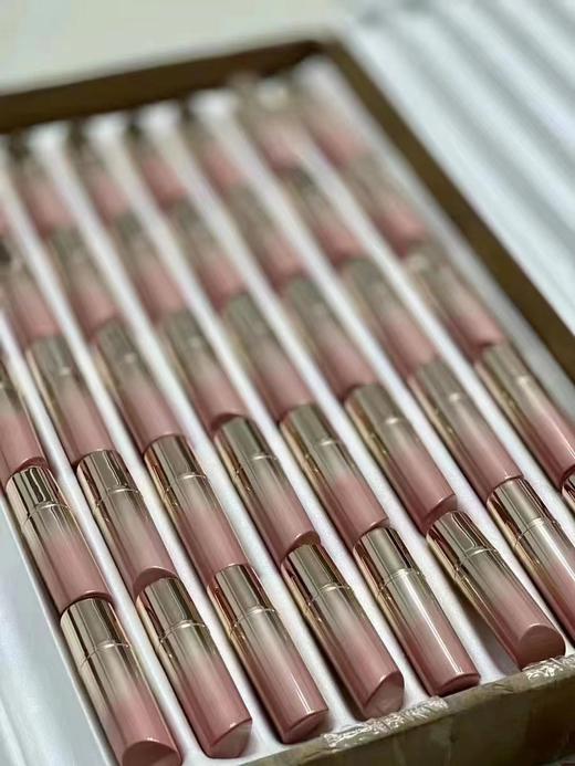 现做，三天发货 奕虹私人定制唇膏，不怕“吃的”唇膏，可食用级别，成分温和不刺激，采用花草浸泡橄榄油，纯手工制作，0香精0色素0激素0防腐剂，一支5g，两支装 商品图10