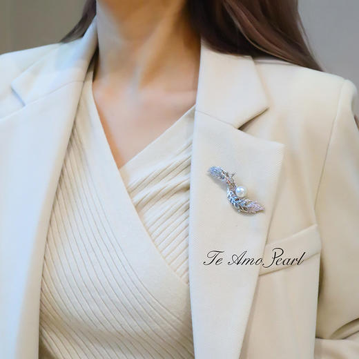【羽翼初成】南洋白珠胸针 商品图1