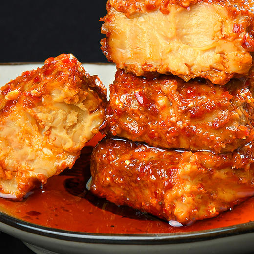云南油腐乳   质地细滑松软  油香适口  香辣入味   口感醇厚   拌饭神器     香得热烈  咸得够味 商品图3
