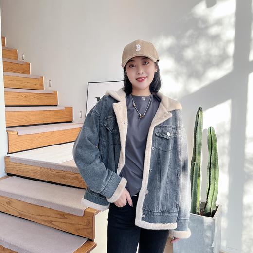 加绒加厚皮毛一体牛仔外套女冬款夹克翻领宽松牛仔棉服 商品图1
