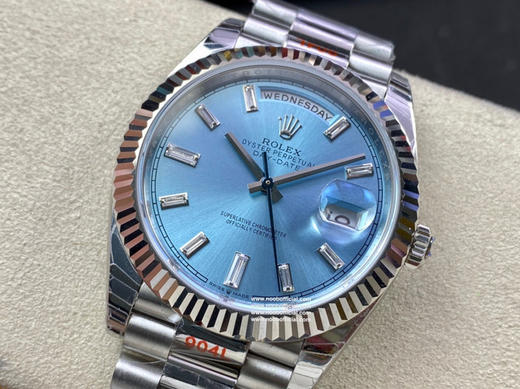 NOOB劳力士星期日志型40mm（126331）
1⃣️ 蓝宝石镜面，日历2.5倍放大镜，效果同步原版。
2⃣️蚝式表壳结构，一体中层表壳，旋入式底盖及上链表冠 商品图2
