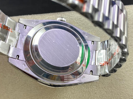 NOOB劳力士星期日志型40mm（126331）
1⃣️ 蓝宝石镜面，日历2.5倍放大镜，效果同步原版。
2⃣️蚝式表壳结构，一体中层表壳，旋入式底盖及上链表冠 商品图6