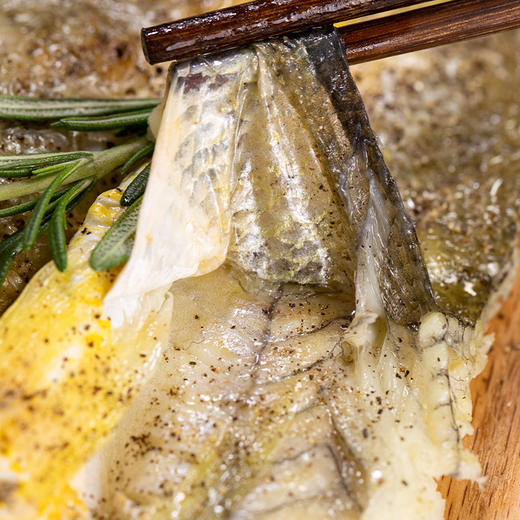 盐烤大黄鱼 | 无需调味 2分钟开吃 配料只有黄鱼和盐 产自大黄鱼之都 肉多刺少 饱满鲜嫩 商品图1