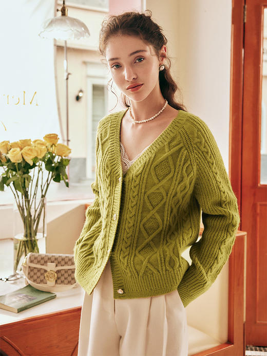 OLrain欧芮儿法式绿色毛衣外套女秋冬2022新款复古奶奶风针织开衫 商品图3