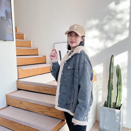 加绒加厚皮毛一体牛仔外套女冬款夹克翻领宽松牛仔棉服 商品图2