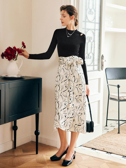 OLrain欧芮儿法式碎花半身裙女秋季2022新款高腰开叉缎面A字伞裙 商品图3