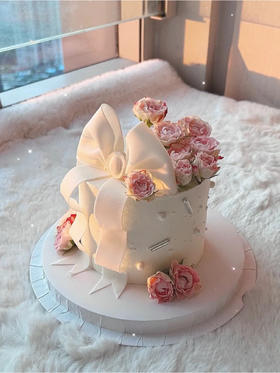 6寸小高层，鲜花翻糖组合蛋糕，12厘米高度，提前2天预定