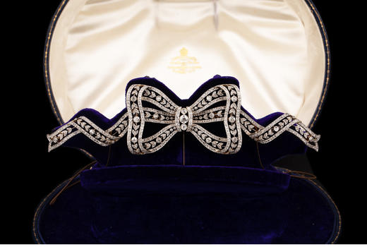 独角鹿西洋古董珠宝Carrington & Co18K黄金铂金镶钻石蝴蝶结冠冕 商品图2