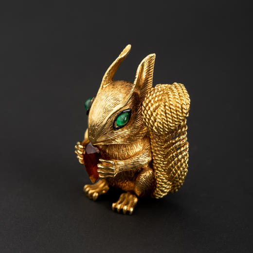 独角鹿西洋古董法国著名珠宝世家出18K金镶嵌祖母绿松鼠胸针原盒 商品图2