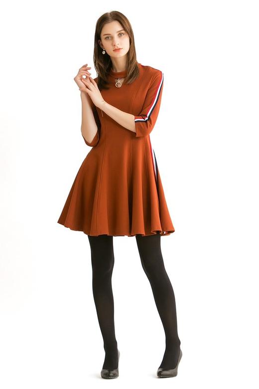 NOIR 时髦运动感连衣裙 796 商品图4