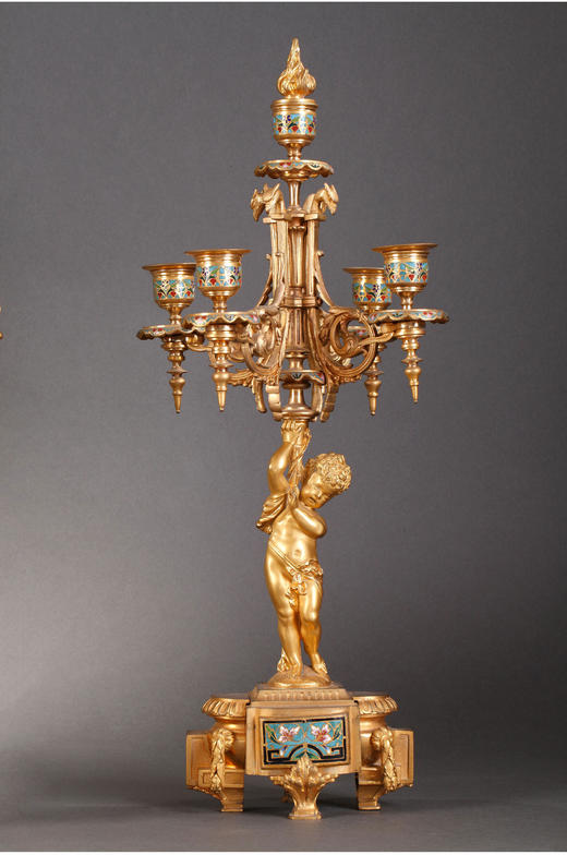 独角鹿西洋古董法国丘比特主题铜鎏金雕饰錾胎珐琅座钟烛台三件套 商品图2