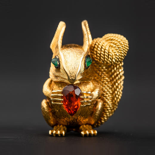 独角鹿西洋古董法国著名珠宝世家出18K金镶嵌祖母绿松鼠胸针原盒 商品图0