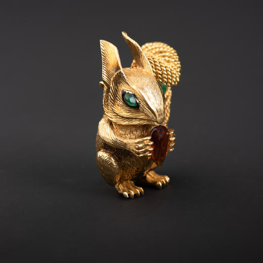 独角鹿西洋古董法国著名珠宝世家出18K金镶嵌祖母绿松鼠胸针原盒 商品图3