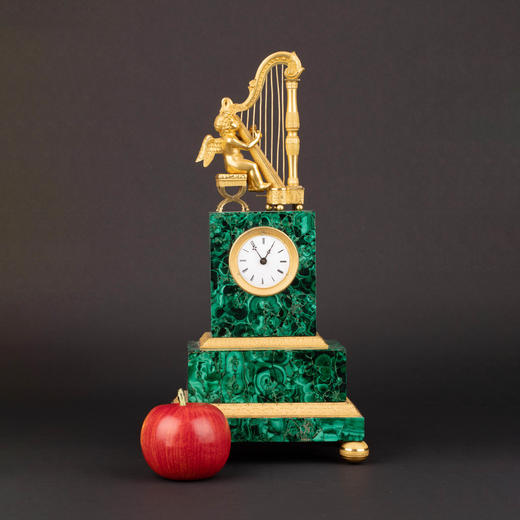 独角鹿西洋古董法国孔雀石花卉底座小天使弹竖琴鎏金曼特尔座钟 商品图1