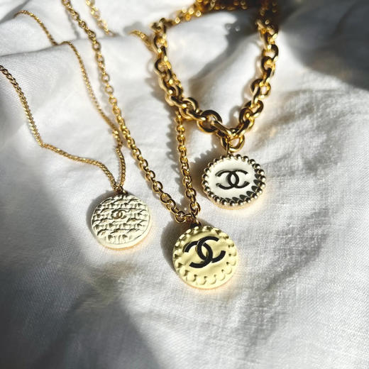 订购6周到｜Gigi Paris-Chanel-白色 粗花呢 中古纽扣 项链［法国设计师］ 商品图5