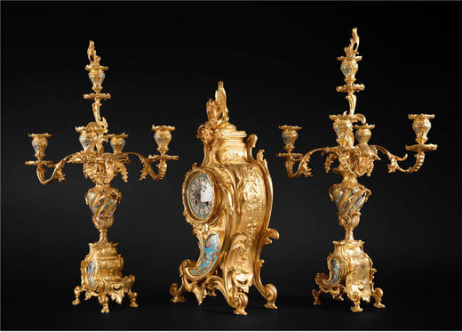 独角鹿西洋古董鹿特丹出品洛可可风铜鎏金雕饰珐琅座钟烛台三件套 商品图1