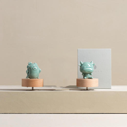 东土龙泉青瓷音乐盒八音盒摆件生日礼物创意陶瓷 商品图0