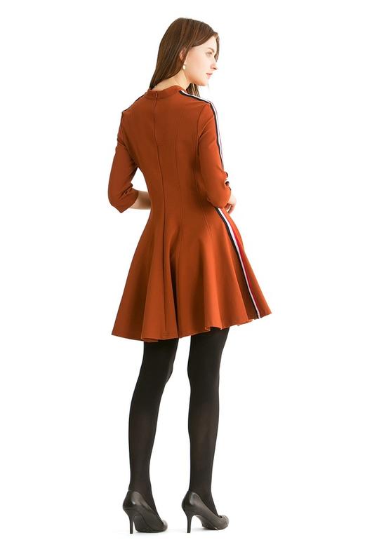 NOIR 时髦运动感连衣裙 796 商品图3