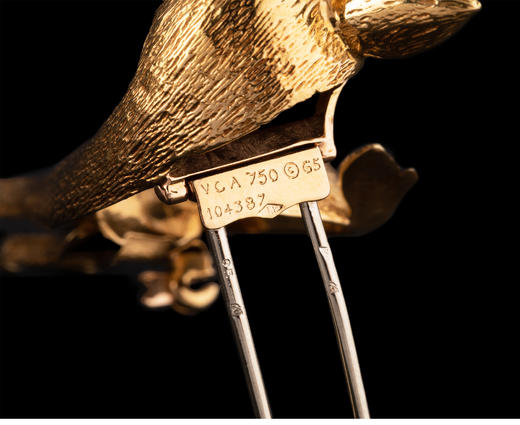 独角鹿西洋古董法国珠宝品牌18k金镶嵌钻石黑珐琅祖母绿羚羊胸针 商品图3