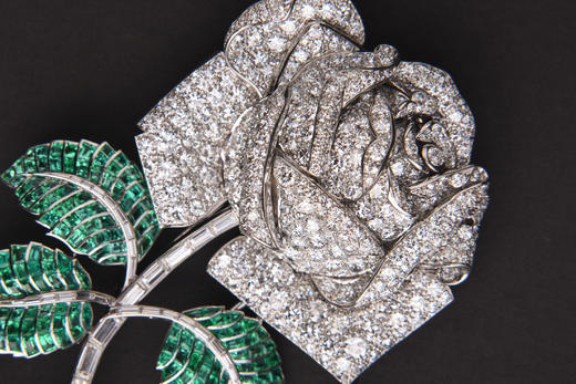 独角鹿西洋古董首饰珠宝法国铂金镶嵌钻石祖母绿玫瑰花枝造型胸针 商品图2