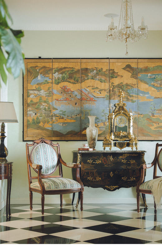 独角鹿西洋古董家具路易十六风核桃木精雕缎面女王式扶手椅一对 商品图1