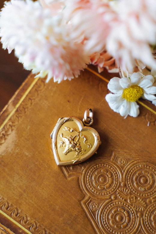 国内现货独角鹿西洋古董珠宝首饰立体花篮雕金18K金心形相框吊坠 商品图1