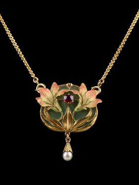 独角鹿西洋古董珠宝首饰黄金镶珍珠蔷薇辉石空窗珐琅花束吊坠项链
