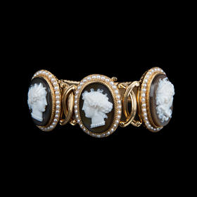 独角鹿西洋古董珠宝法国18K金镶珍珠玛瑙浮雕卡梅奥cameo手镯手链