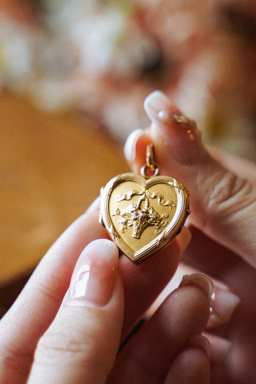 国内现货独角鹿西洋古董珠宝首饰立体花篮雕金18K金心形相框吊坠 商品图3