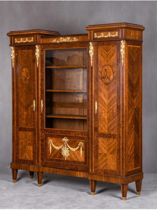 独角鹿西洋古董家具路易十六风格铜鎏金细木镶嵌双开玻璃展示边柜 商品图4