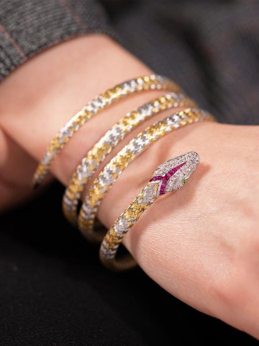 独角鹿西洋古董首饰18K黄白金编镶嵌红宝石钻石沙弗莱石灵蛇手镯 商品图1