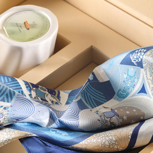 栖溪x万事利丝巾礼盒  嗅闻东方香气 难忘颈间风华 香薰蜡烛丝绸方巾 商品图2